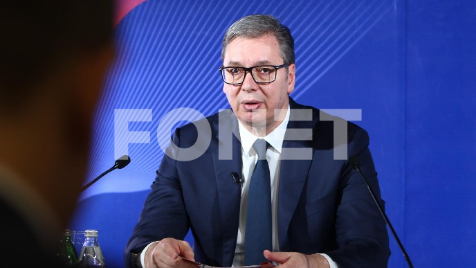 Osmeh na studentske potpise